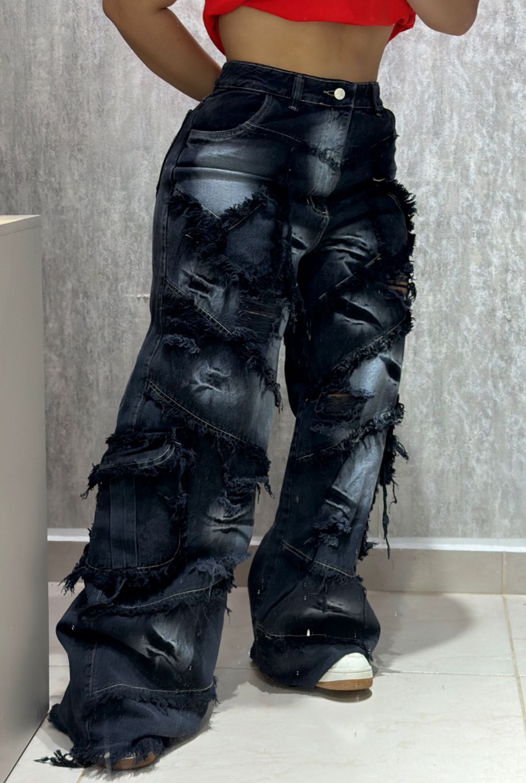 Jean con destroyer y brillo